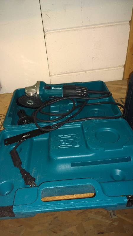 lot 5 image: Makita Angle Grinder