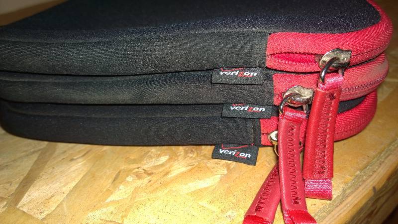 lot 10 image: 3 Tablet Pouches