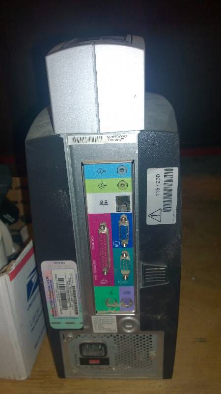 lot 27 image: Compaq Ipaq Computer Tower