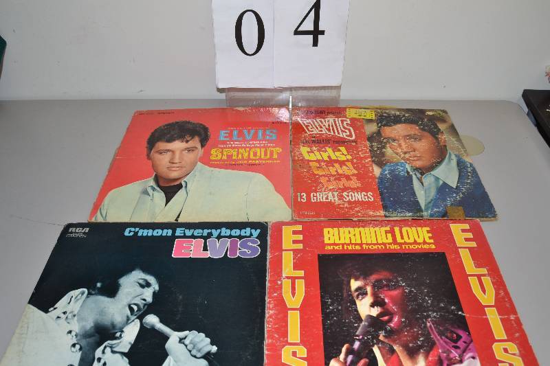 lot 4 image: Elvis Presley