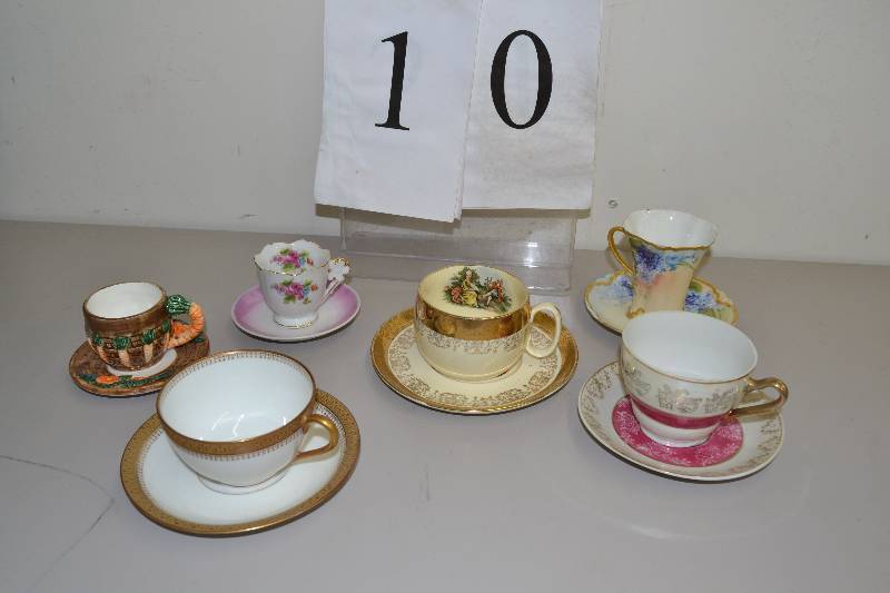 lot 10 image: Tea Cup & Saucer