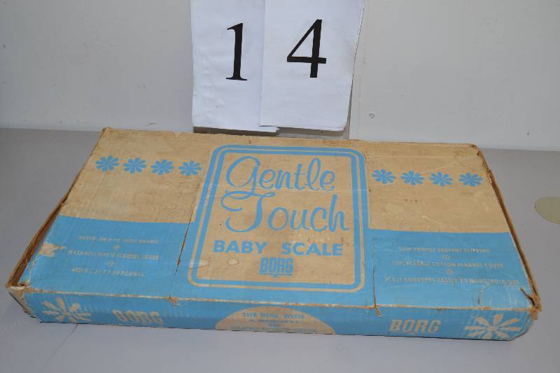 lot 14 image: Borg baby scale