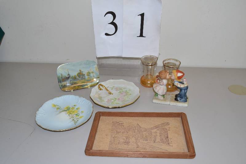 lot 31 image: Vintage dishes