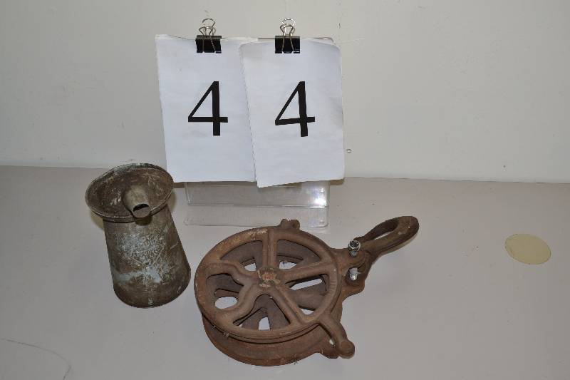 lot 44 image: Oil can & pulley