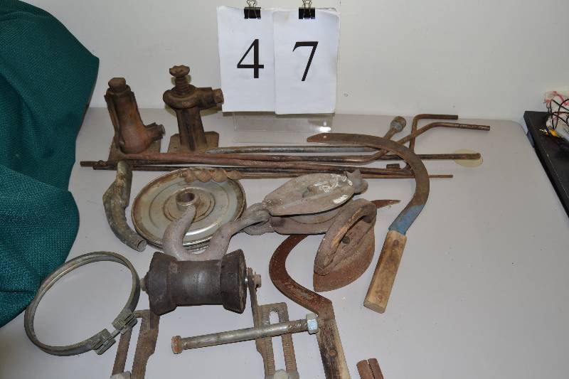 lot 47 image: Misc tools