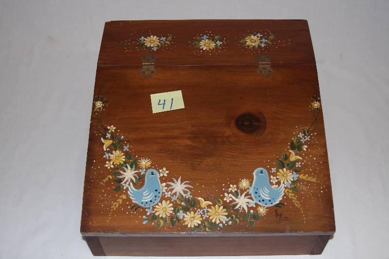 Dresser Topper