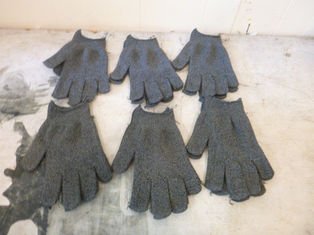 6 Pair of Gloves