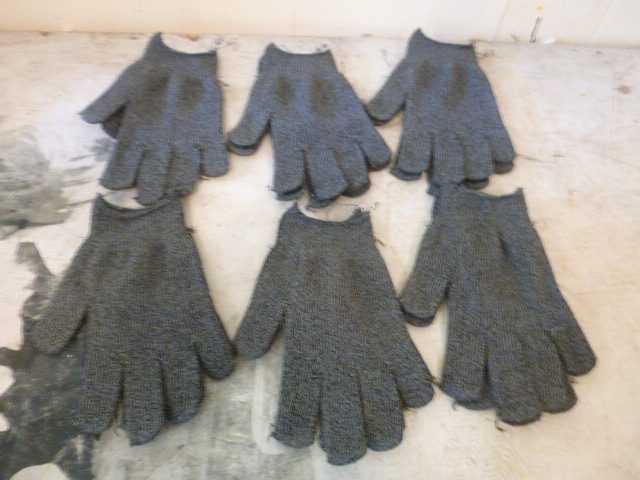 6 Pair of Gloves