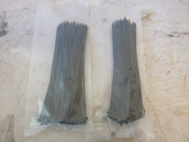 2 Packs of 8 Cable Ties