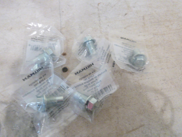 5 Hilman Auto Drain Plugs
