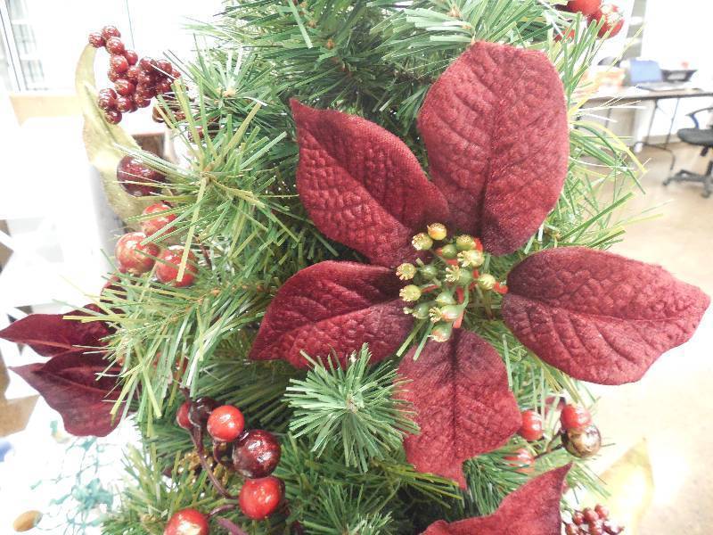 2FT 8IN Pre-Lit Tree