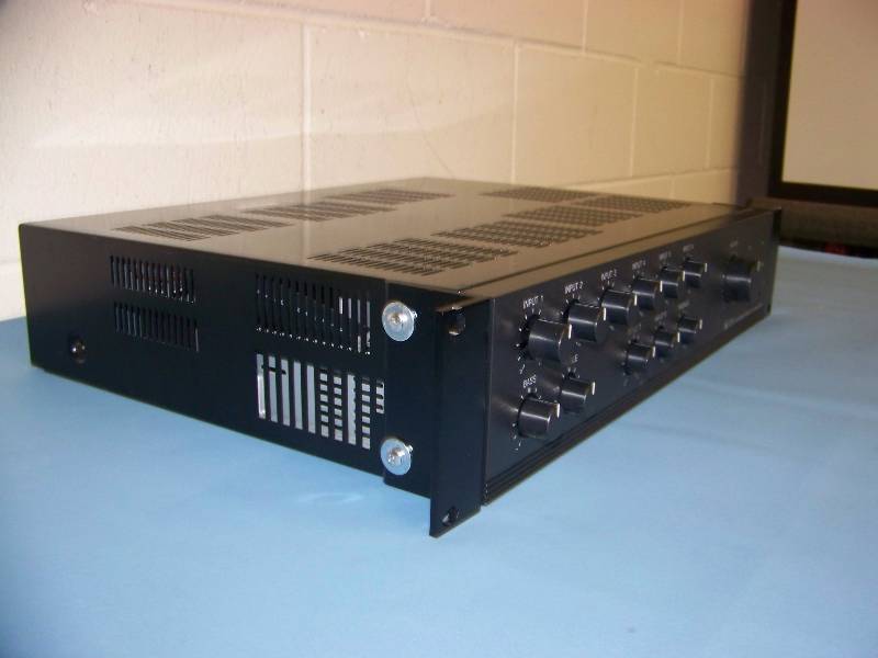 lot 35 image: TOA, 700 Series, 9-Channel, 60 Watt Mixer  Amplifier  Amp