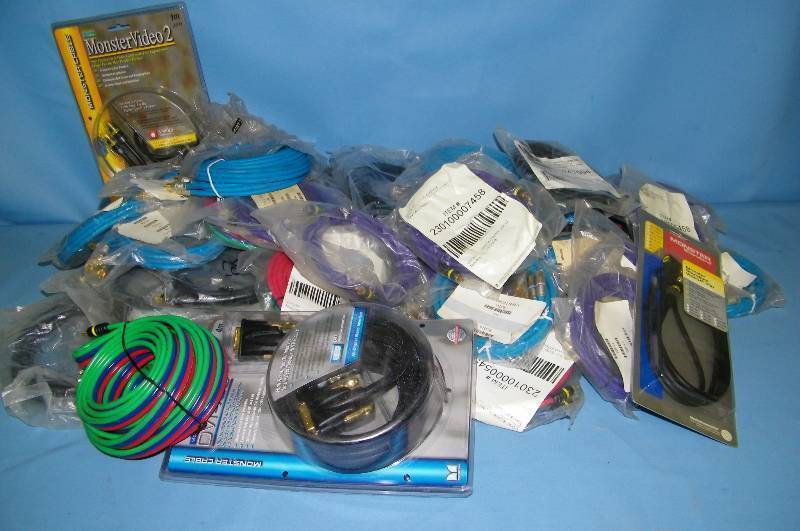 lot 80 image: Huge Lot of 50 New Audio, Video and Computer Cables