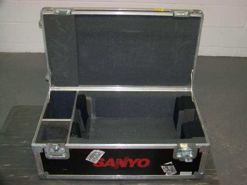 lot 89 image: Nelson Case Corp., Hard-Sided, Padded Inside, Travel Case with Handle on Wheels