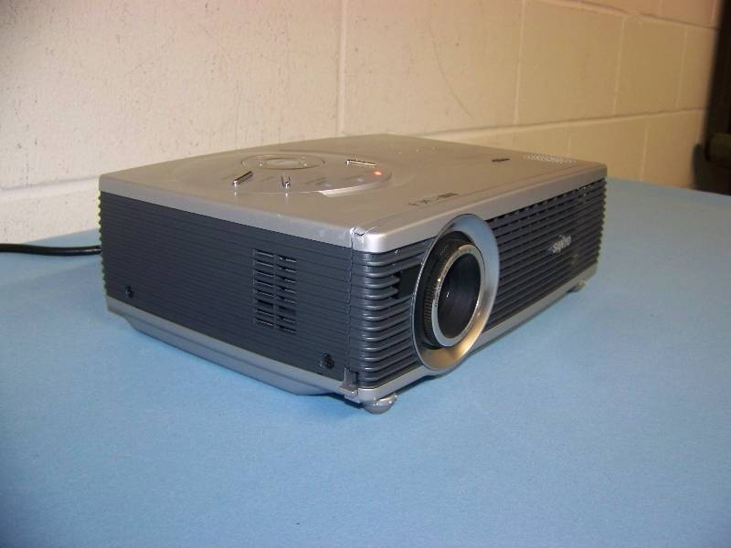 lot 22 image: Sanyo, PLC-SW30, LCD Projector