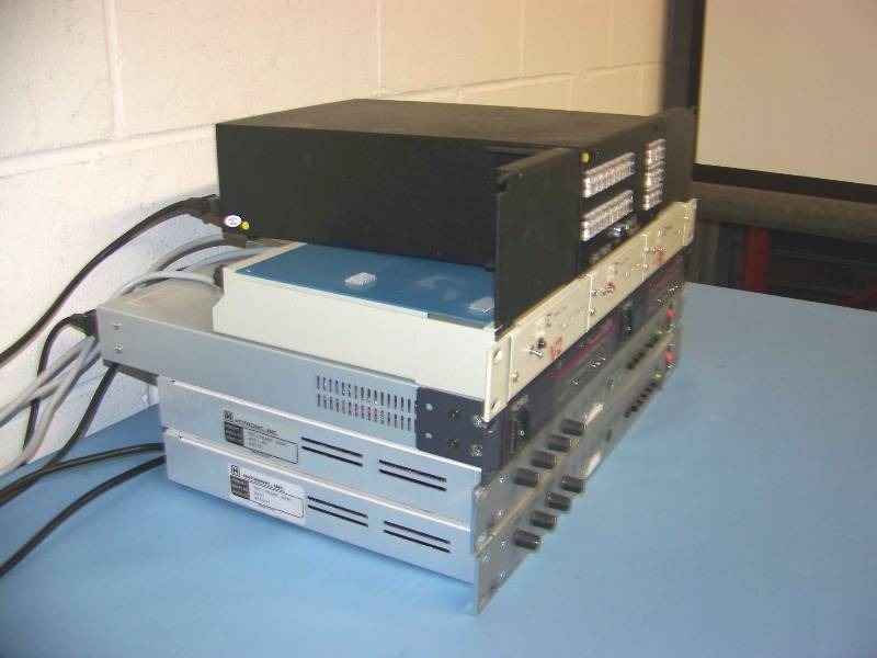 lot 44 image: (7) Multimedia Components