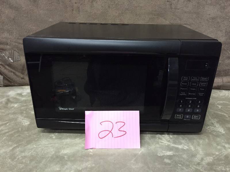 Toastmaster 900W Microwave