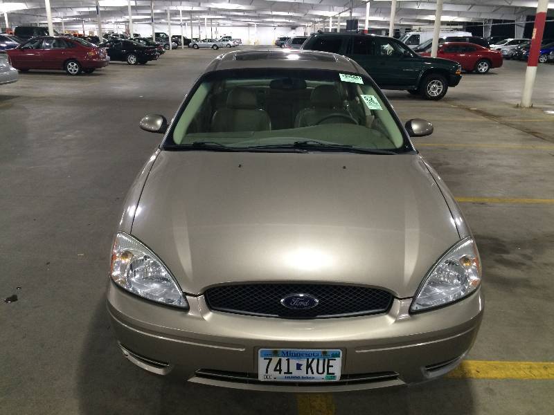 2005 Ford Taurus SE