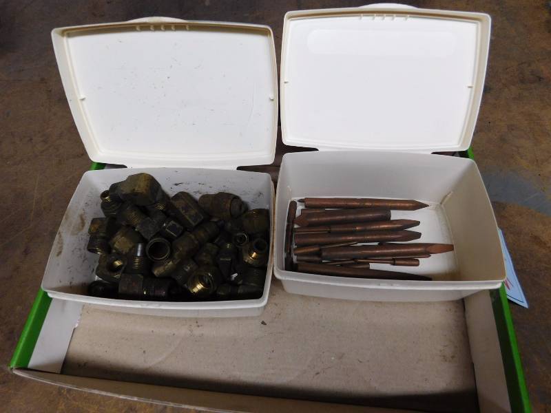 lot 44 image: lot of brass fittings and brass points