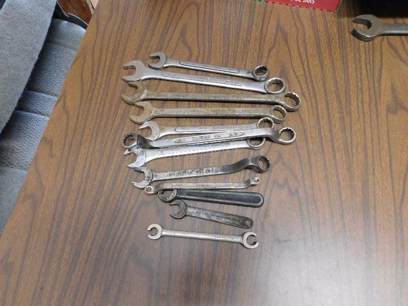 lot 62 image: 12 misc wrenches various sizes and makers