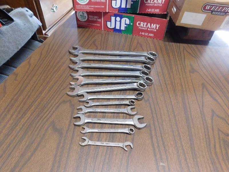 lot 58 image: 12 random wrenches various sizes and makers see photos