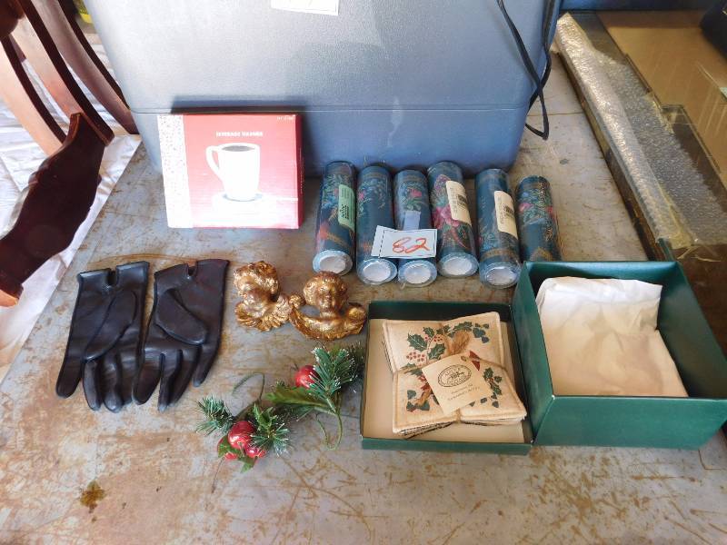 lot 82 image: misc holiday items and more