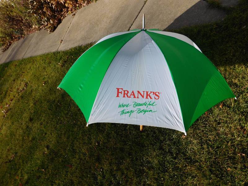 lot 83 image: vintage Franks Nursery and Crafts Umbrella NOS extra large