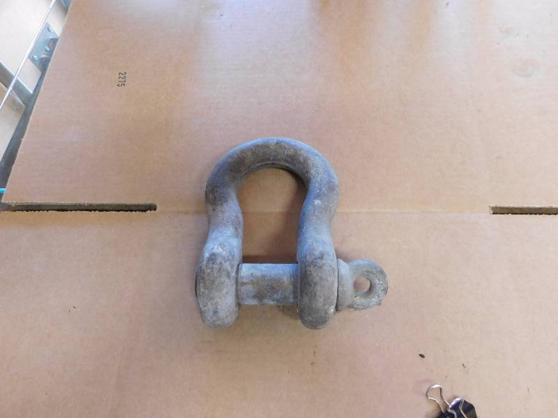 lot 85 image: Screw Pin Anchor Bow Shackle Clevis for Rigging