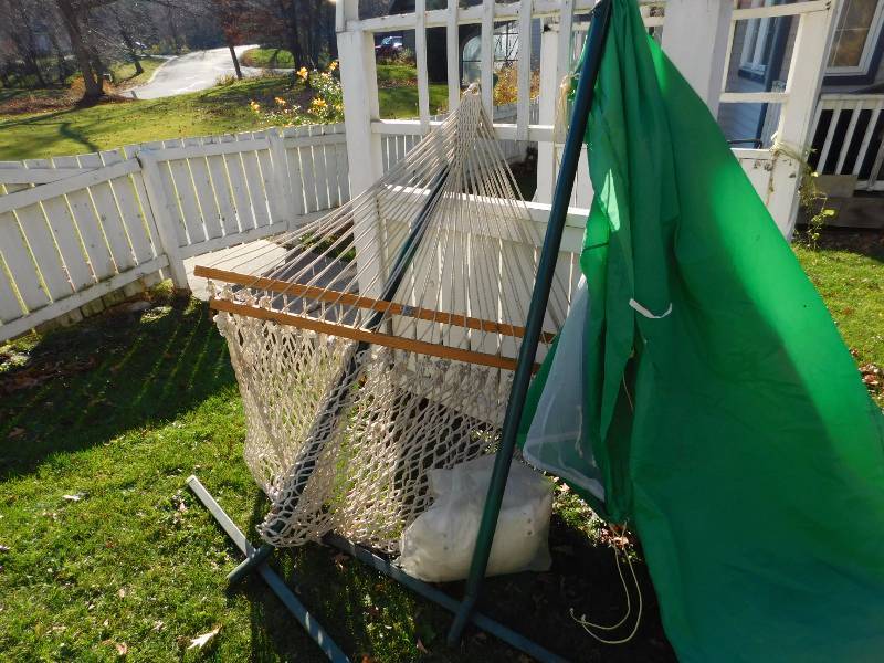 lot 90 image: Pawleys Island rope hammock see photos please inspect for completeness
