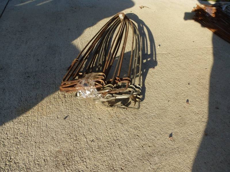 lot 24 image: Pelt Stretcher Set