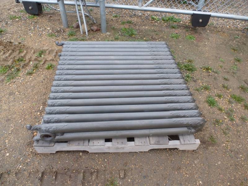 lot 9 image: Antique Heat Radiator