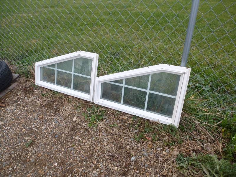 lot 55 image: Marquee Argon window top angled