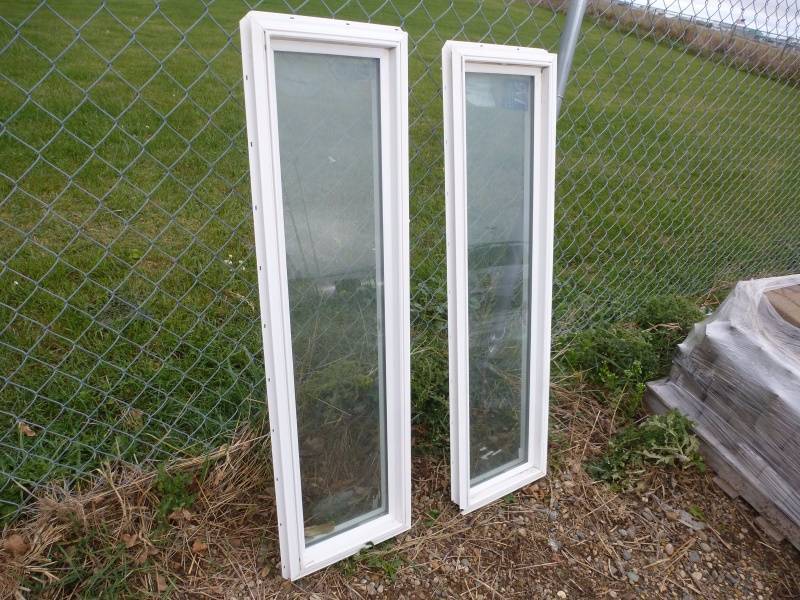 lot 56 image: Marquee Argon window top light rectangle