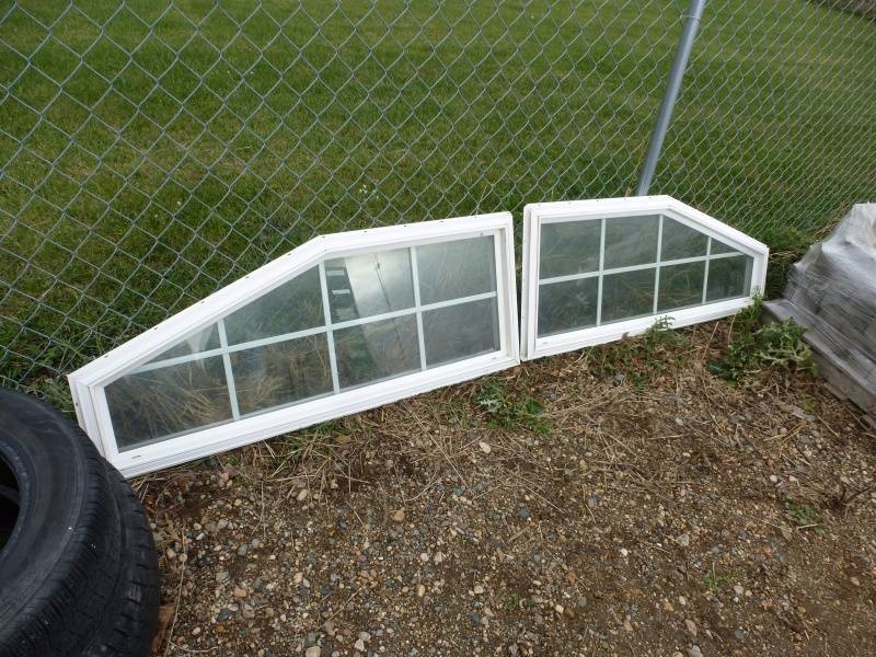 lot 63 image: Marquee Argon window top angled