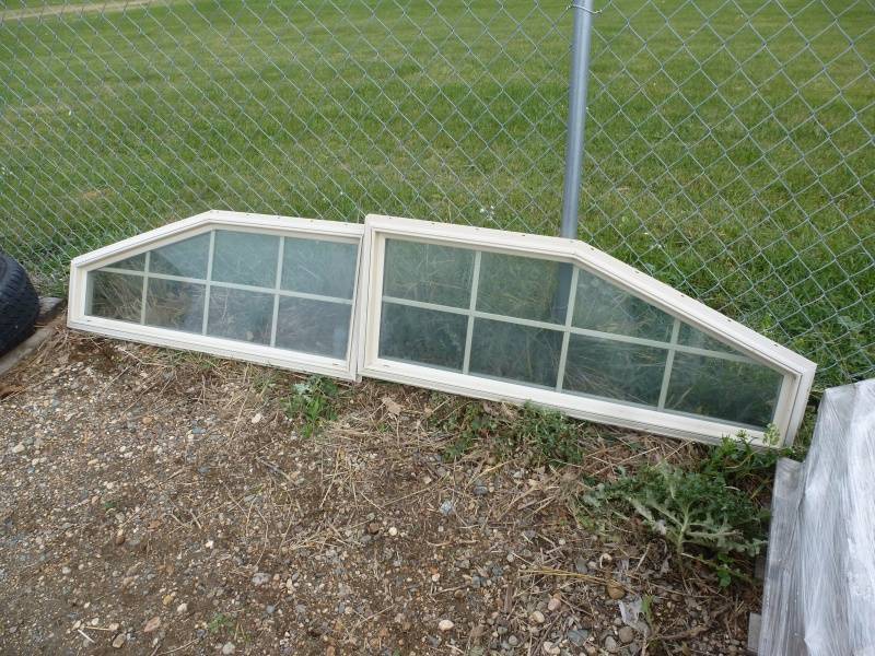 lot 69 image: Marquee Argon window top angled