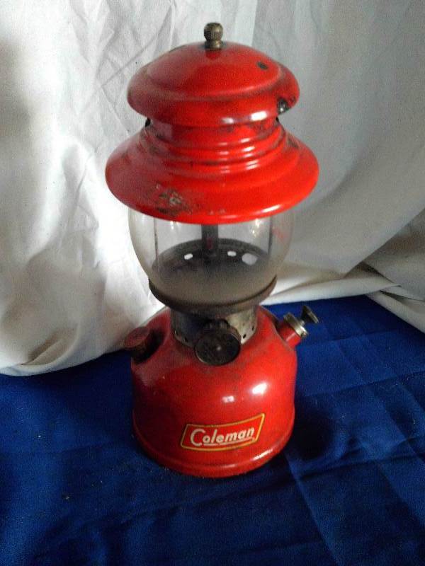 Vintage single mantle coleman lantern