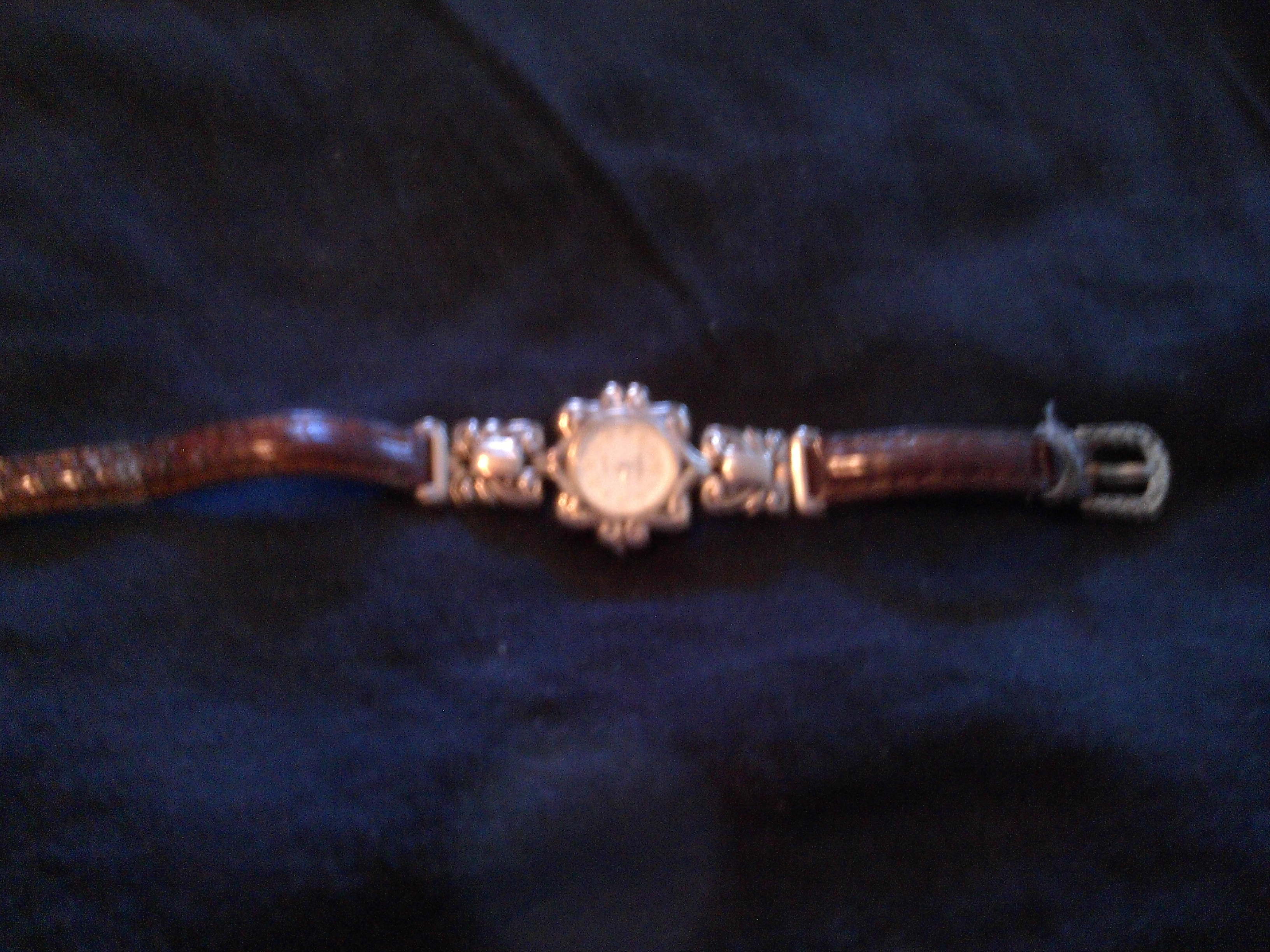 vintage womens quartz watch