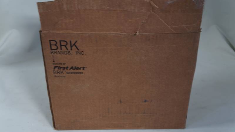 lot 37 image: Unsealed Box of 12 Qty BRK SC9120B Smoke & Carbon Monoxide Alarm ACBattery Powered