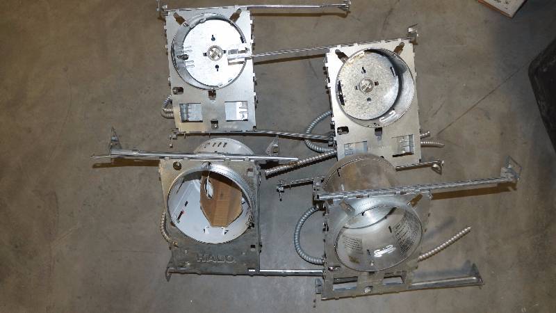 lot 62 image: Tub of 4 Recessed LIghting Housings
