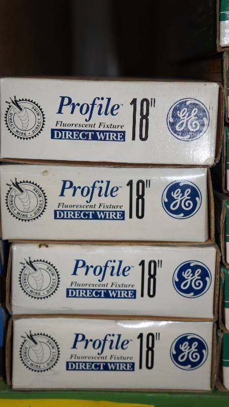 lot 72 image: Lot of 4 NIB GE Profile 18 Undercabinet Fluorescent Light Fixtures