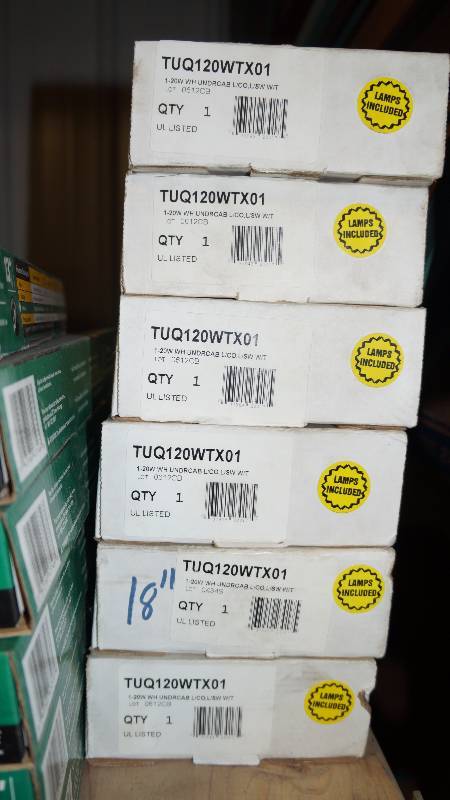 lot 74 image: Lot of 6 NIB American Fluorescent Corp. 24 Profile Fluorescent Undercabinet Light