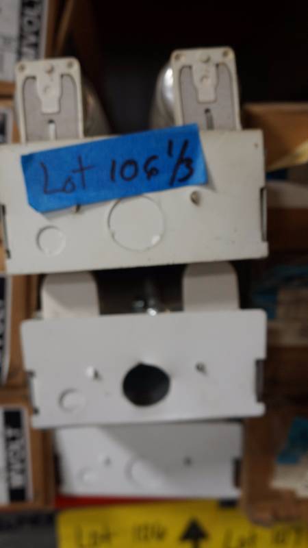 lot 106 image: Lot of 3 T12 Florescent Light Fixtures