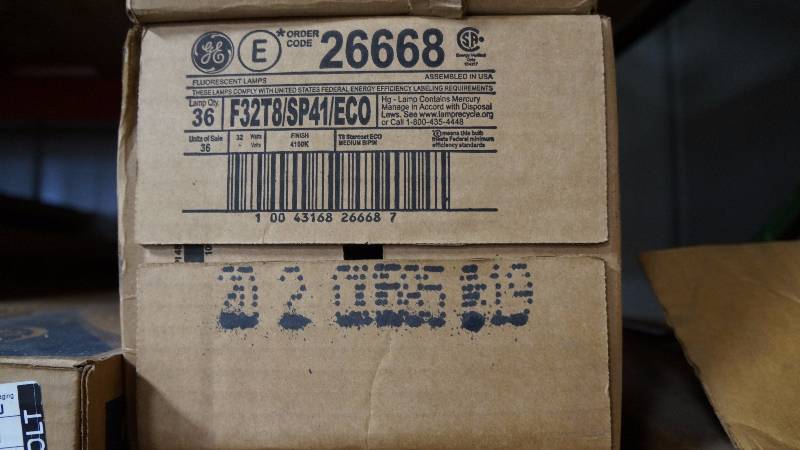 lot 109 image: Sealed NIB GE T8 Eco Florescent Lamp Bulbs