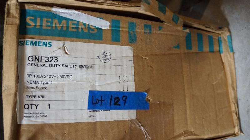 lot 129 image: NIB Siemens 3P 100A 240V - 250VDC NEMA Type 1 General Duty Safety Switch