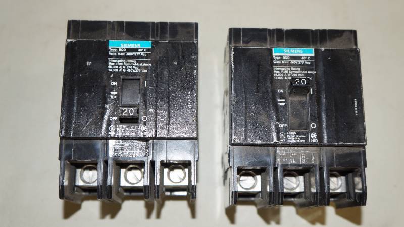 lot 203 image: Qty 2 Siemens BQD320 480Y277 VAC Interrupting Rating 3 Pole Bolt On Circuit Breaker