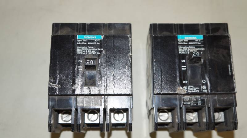lot 205 image: Qty 2 Siemens BQD320 480Y277 VAC Interrupting Rating 3 Pole Bolt On Circuit Breaker