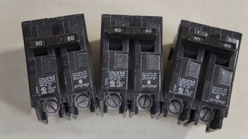 lot 215 image: Qty 3 Siemens Q280 80 Amp 2 Poles 120240V Type QP Circuit Breakers
