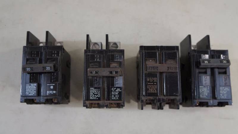 lot 240 image: Qty 4 Mixed Lot of Circuit Breakers