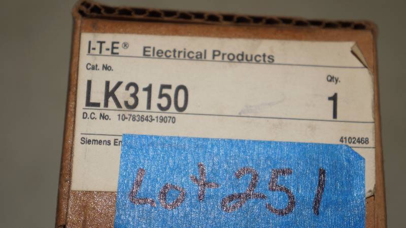 lot 251 image: NIB Siemens 150 Amp 3 Pole 240 Volts 3 Phase LK3150 I-T-E Lug Kit