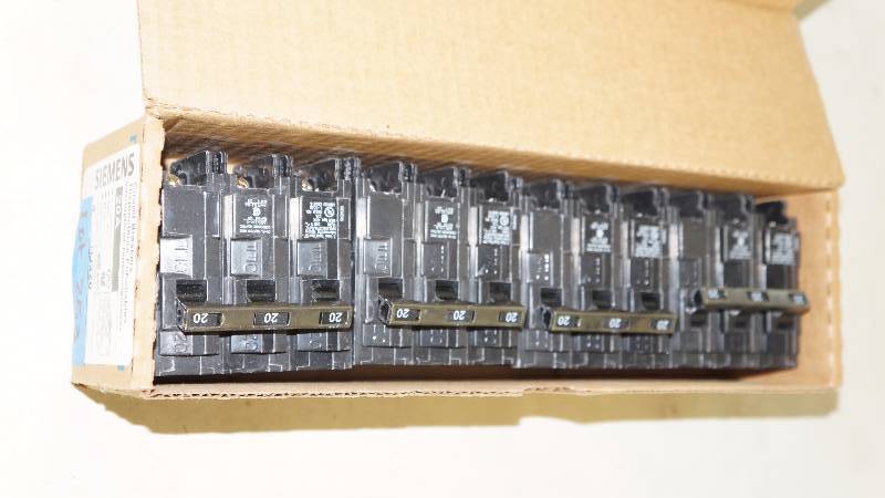 lot 253 image: Qty 4 NIB Siemens 20 Amp 3 Pole 240V  Type QP Q320 Circuit Breakers